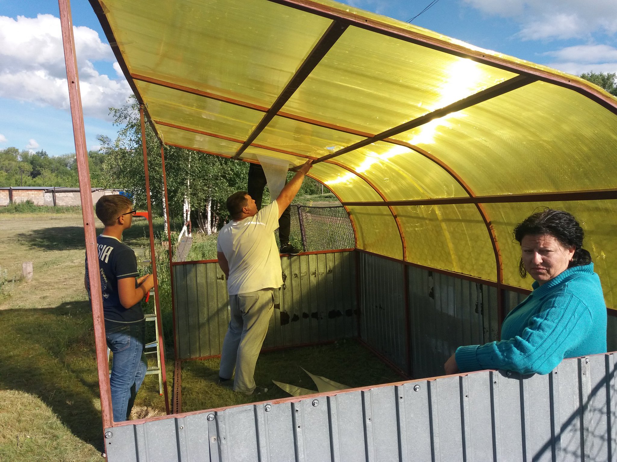 Беседка из стрейч пленки своими руками