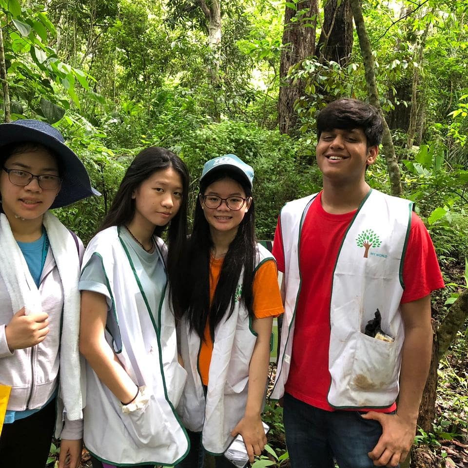 adoptabosque's tweet photo. Gracias a los estudiantes del grupo #MyWorld @TheOxfordSchool por su participación en el Gran Día Nacional de Reforestación #ReforestaPanama #SiembromiVida en apoyo a la #AlianzaPorElMillon @alianzaAXM
Ya han participado con #VoluntariosADOPTA por 3 años seguidos
#yoAdoptoBosque https://t.co/l5aFgshFHi