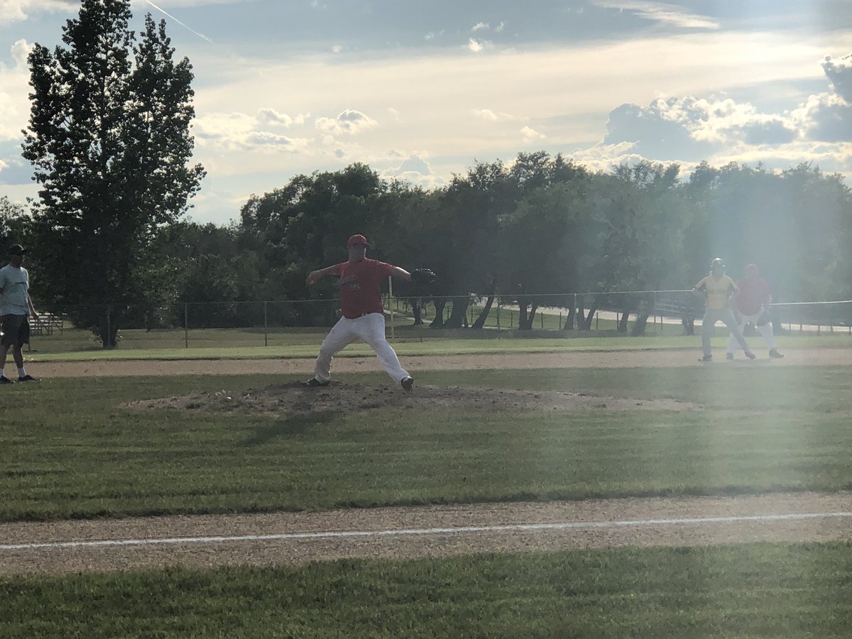 Cardinal pull off a W against Shaunavon tonight with a very high score of 20-17! #CARDSBALL #SABL #ABOVE500