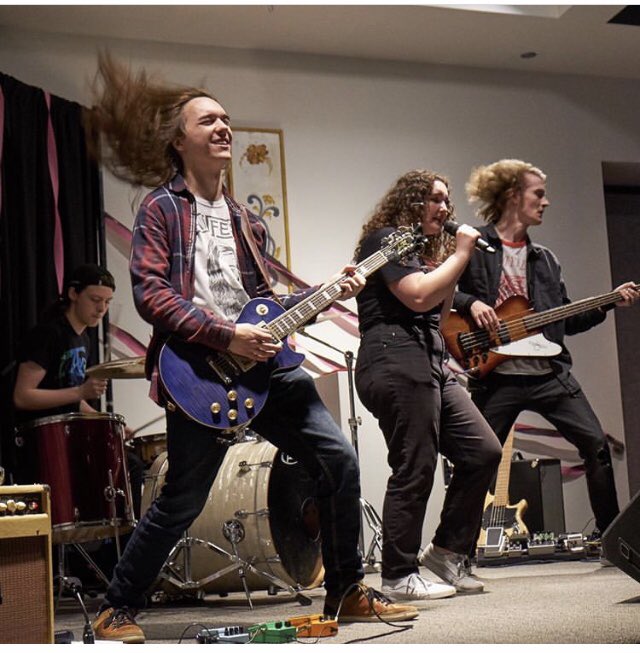 We’re playing a sweet sweet gig at Real Art Tacoma tomorrow! Come bear witness to some decadent live music!😘