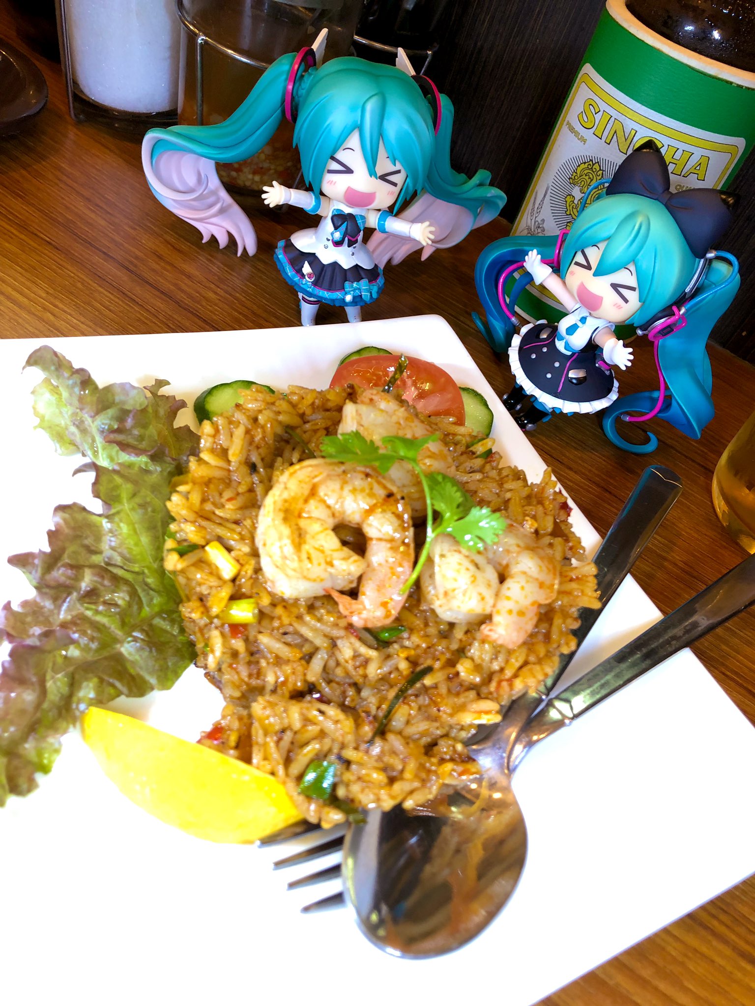 Nobee あ タイ料理屋さんの名前間違えてました 汗 正しくは バーンタイ台所 さんです 因みに昨晩食べたのはグリーンカレーラーメン 意訳 と2種類のタイチャーハン 意訳 シェア です 美味しかった T Co Gnbhqj1wph Twitter