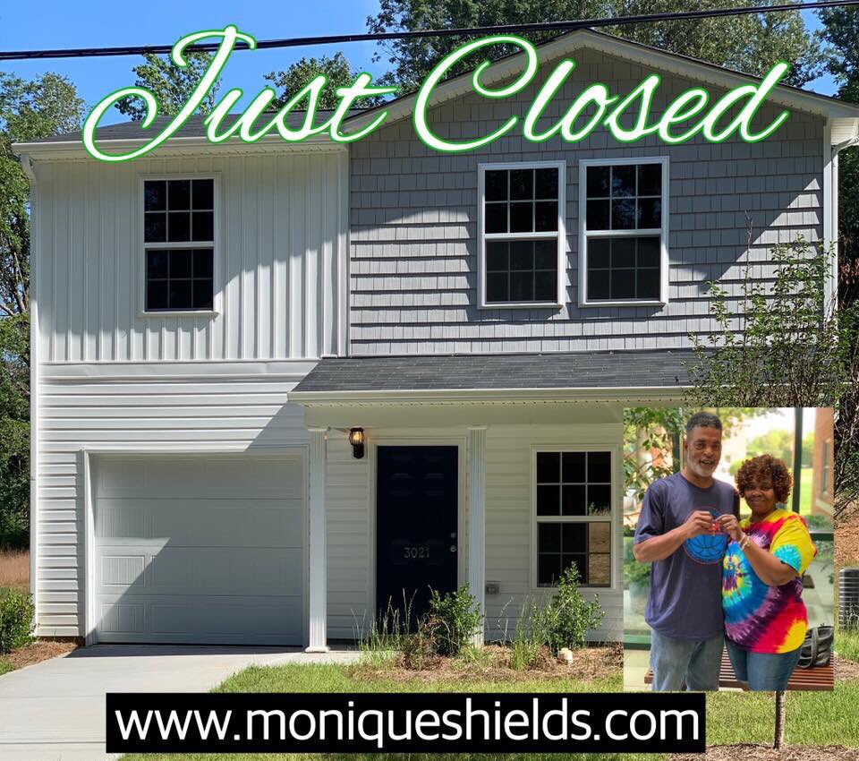 RealMoShields's tweet photo. Huge congratulations our newest homeowners! Extending #keys to the dream is always my favorite part! Visit https://t.co/IOqS8tWKRM or comment “NEXT” to empower your dream today! #EYOD #CreditRepair #NCBroker #RealEstate #WIN https://t.co/HpERdrUO2j
