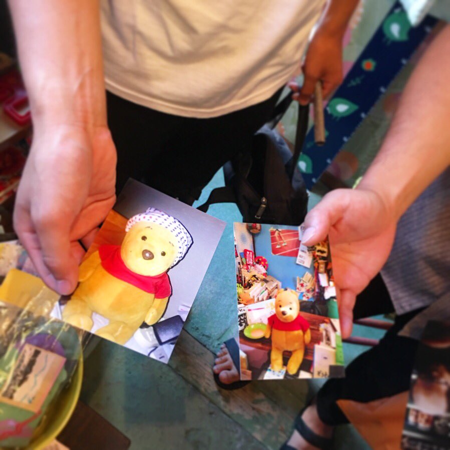 DOMA_YORIKO's tweet photo. ディナミ氏(@shaisuke)の熱烈なファンのお二人がお越し下さいました🧸🍯
本日も ヨル6時まで営業
よろしくお願い致します
#DOMA #domakyoto
#pulasei
#ShaisukeDinami #ブロマイド #photo #graphic #artwork https://t.co/KjIvGpRQEx
