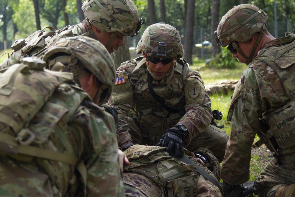 Military Intelligence Soldiers with the 1st Armored Brigade Combat Team, recently competed in the Best Intelligence Competition in 🇵🇱. The  three-part, team-orientated challenge consisted of land navigation, a six station round-robin, and an Intelligence Preparation Briefing.