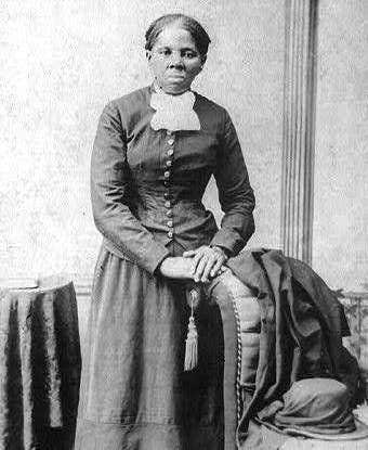PASMAThursday: "I freed a thousand slaves, I could have freed a thousand more if only they knew they were slaves," the words of a fearless revolutionary woman, Harriet Tubman. 

💚

EDUCATION FOR LIBERATION!

✋✋✋