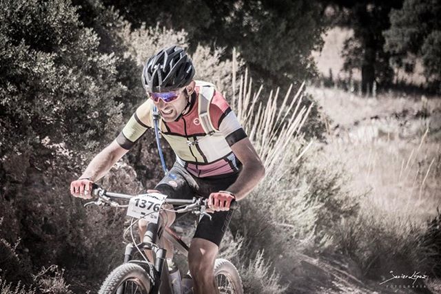 z0r3f's tweet photo. El otro día en Socuéllamos con el cuchillo 🔪entre los dientes 😬 🚵🏻♂️
-
#power #happy #climb #race #bike #mtb #cycling #offroad #mmrbikes #btt #wahooligan #ciudadreal #hunter #lessismore #tubeless #ovalchainring #singlechainring #shimanobrakes #oneobsess… https://t.co/LcrUu2jPJ9 https://t.co/wcUsq5WWA2