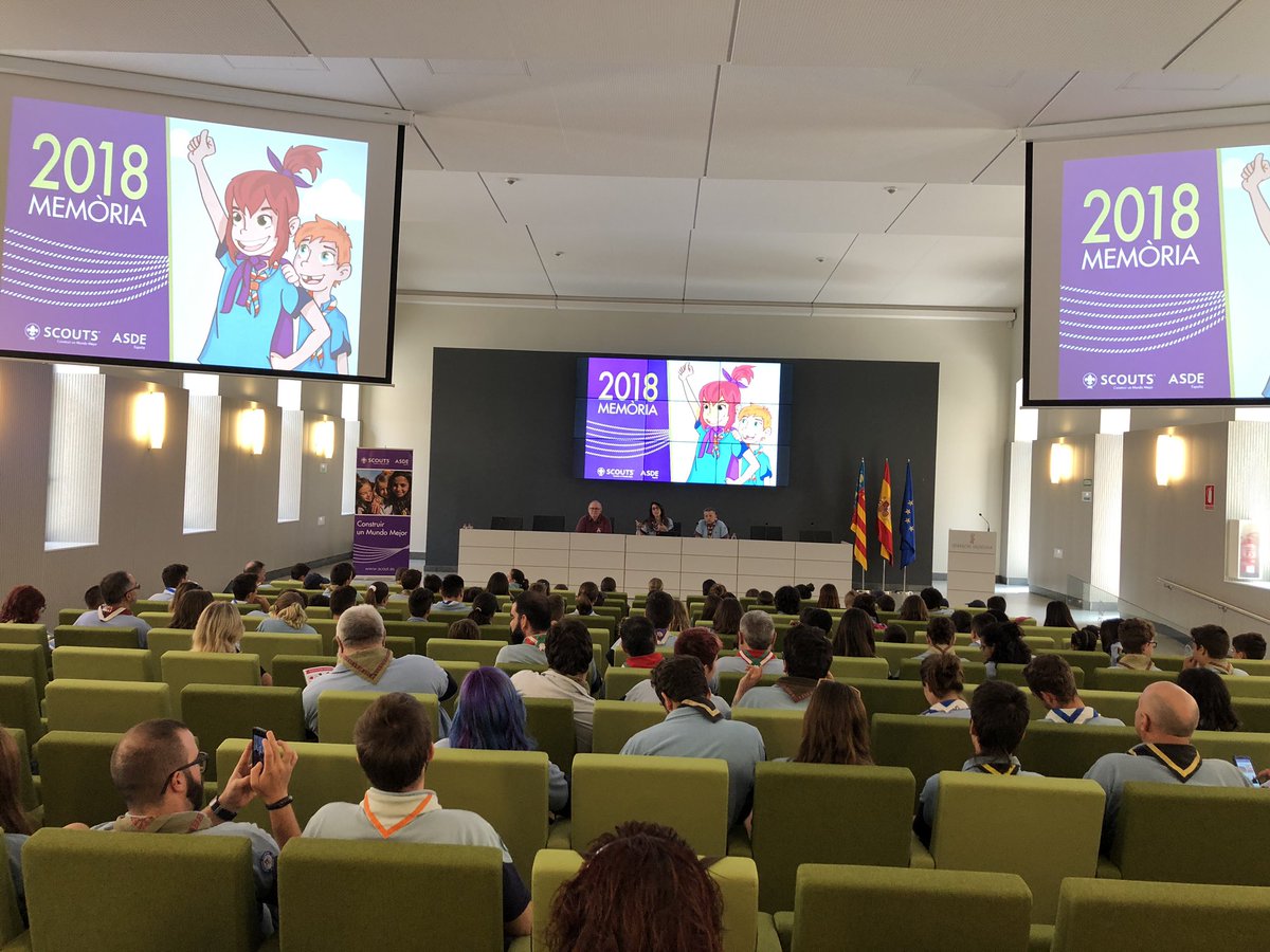 scovalen's tweet image. En aquest moment, estem a la Presentació de la Memòria 2018 de @scout_es on @elencabezas junt Jesús Martí, director @GVAivaj i representants dels grups scouts de la CV. #scouts