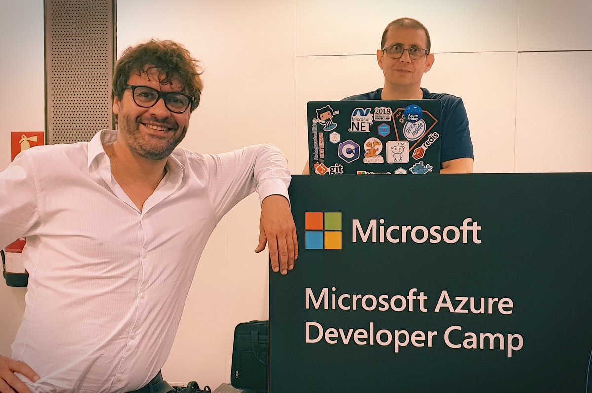 disiertec's tweet image. A punto de que Santi, nuestro Líder Tecnico Microsoft en @atSistemas empieze el taller en el #Azure Developer Camp Barcelona