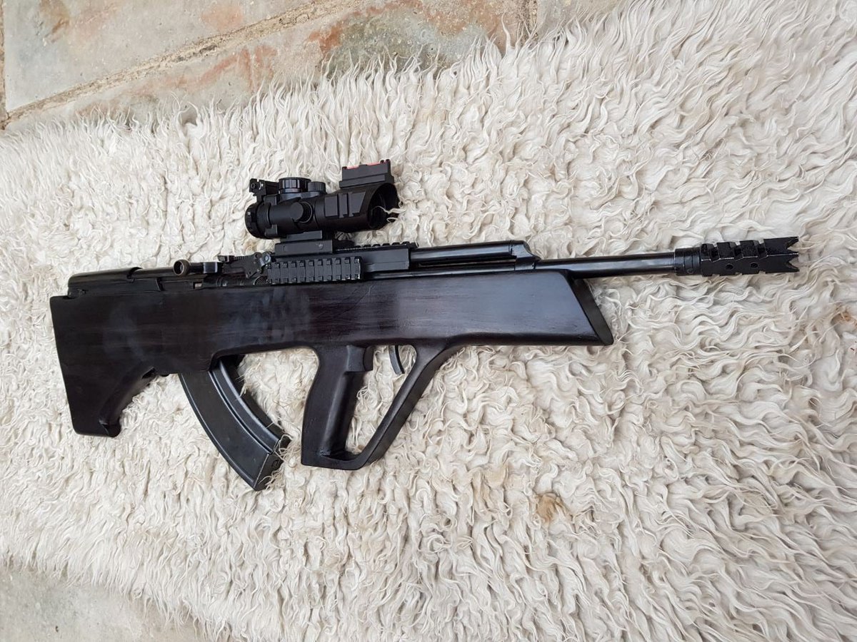 CalibreObscura's tweet photo. The Innovation of gunsmiths in #Iraq knows no bounds; here's a bullpup SKS conversion for sale near Baghdad on May 9th.

Note the custom muzzle brake &amp; fake ACOG- seller also included a comparison to a standard AK with no stock. The conversion seems be entirely craft-made. https://t.co/uosG1ox2wC