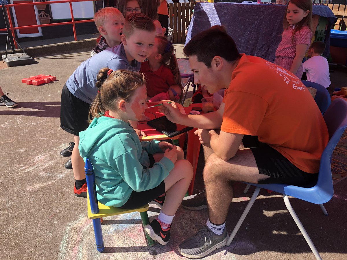 Euan and Seren from <a href="/PlayFlintshire/">Flintshire Play Development</a> having lots of fun face painting and den building... <a href="/PlayWales/">Play Wales</a> #wellbeing #play #article31 #southdownsportsweek