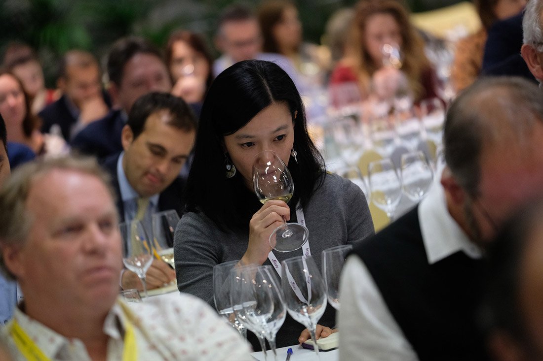 L’#export del #vino italiano in #Cina costituisce un terzo del totale delle #esportazioni in questo settore, con +106% negli ultimi 5 anni, raggiungendo nel 2018 il valore record di 2,4 miliardi di euro. Maggiori info: 
tobeverona.it/it/Blog/Blog/V…
#tobeverona @pressVRfiere