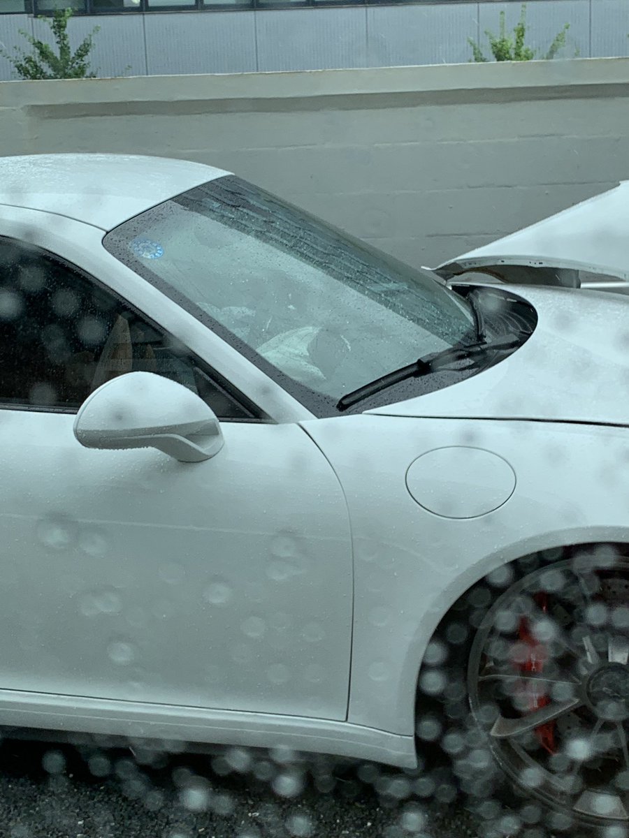 ট ইট র たー 新御堂筋 ポルシェ事故 アクセを踏み過ぎてリアが流れてスピン笑へたくそが良くする事故 特に外車は良くあるね笑 ポルシェ Osaka 新御堂 外車 スポーツカー