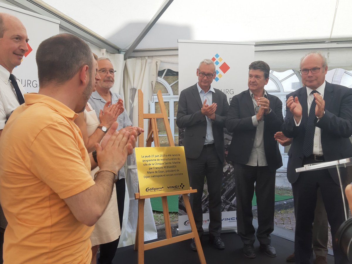 MarienLovichi's tweet photo. Pose de la première pierre du superbe programme de renouvellement urbain de la clinique SteMarthe le "faubourg SteMarthe" magnifique projet. Respectueux de la ville et en plein centre 👏👏 #Dijon #Vinci #Edifipierre https://t.co/qT4GqNypi8