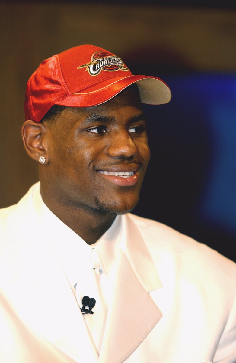 BallerSt_'s tweet photo. 16 years ago. 👑

#Draft2003 https://t.co/77kOksV9fC