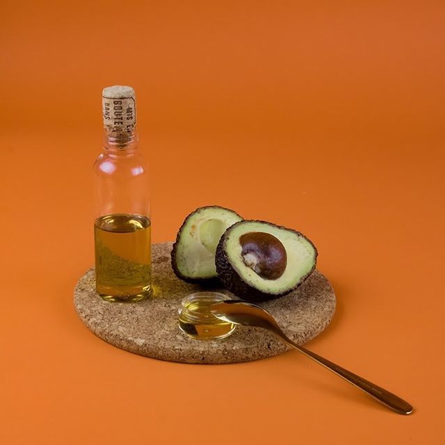 lepetitmanuel_'s tweet photo. Nos cheveux, quand ils reçoivent de l’huile d’avocat à manger : 😋😍✨
Vos cheveux aussi adorent cette huile ? Dites nous vos huiles préférées en commentaire 👇🏾 #Lpmdcc
.
.
.
.
.
#naturalhair #hair #protectivestyles #curlyhair #blackgirlmagic #naturalha… https://t.co/0m7ias36Qy https://t.co/LA2Tt7EFNe