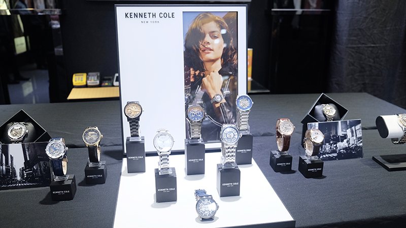 HangOutIndo's tweet photo. #KennethCole, yang baru saja meluncurkan sebuah rangkaian koleksi #jamtangan pria dan wanita di #WatchStudio, PIK Avenue. Koleksi jam tangan terbaru Kenneth Cole jam tangan mewah bertenaga matahari.

Selengkapnya di https://t.co/FagyothvXQ
#hangoutindo #watches #lifestyle https://t.co/ad0QnEDqRI