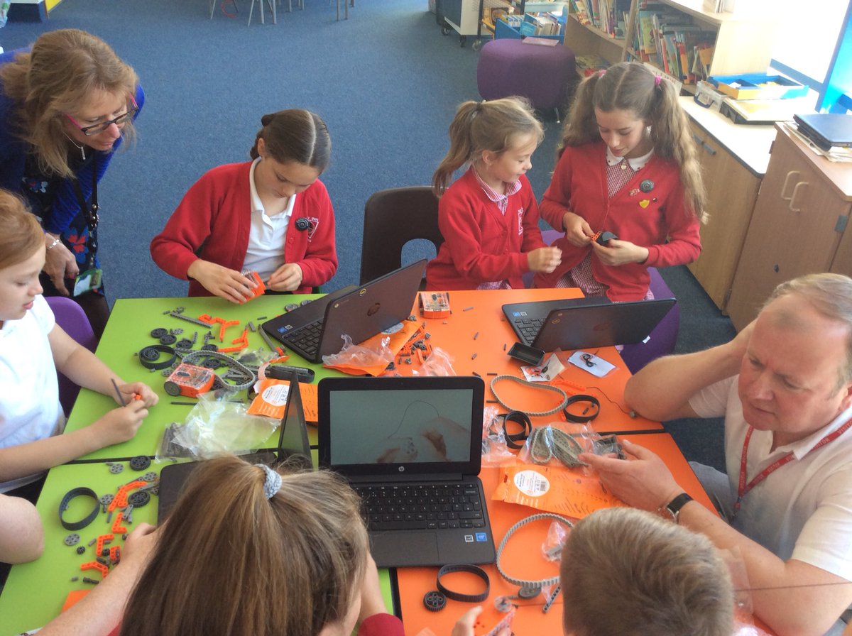 New Inn Primary tweet media