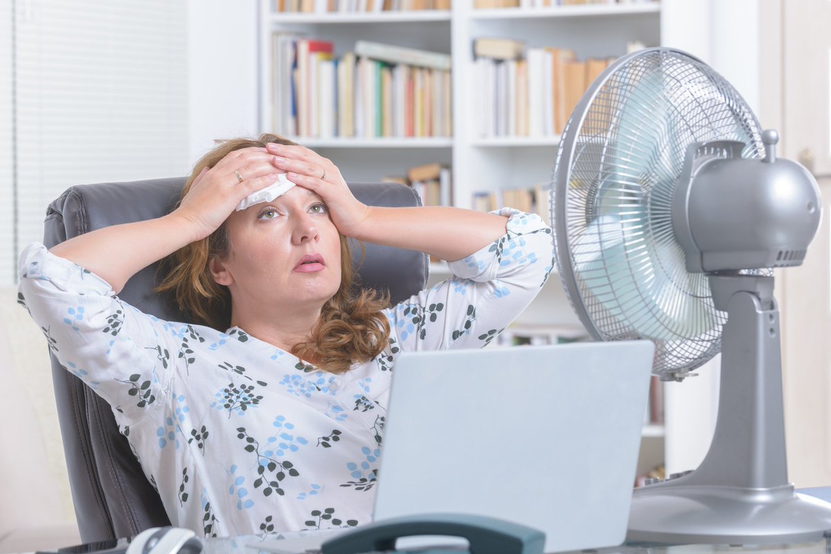 Fashion expert shares tips on keeping cool at work, as UK prepares for heatwave ow.ly/Z9HQ30p16Ra