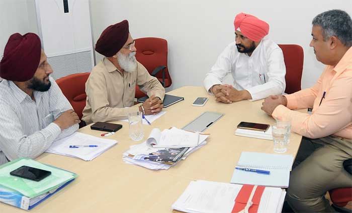 yespunjab's tweet photo. #Channi reviews functioning &amp; activities of #Punjab #KalaParishad &amp; #Akademies
https://t.co/0dMDeHl3Jt https://t.co/ewdaSMUbUr