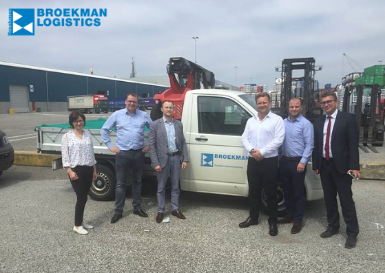 Yesterday, Broekman Logistics welcomed a delegation of the Trade Representation of the Russian Federation for the wood industry from the Arkhangelsk region. The possibilities for IFF, Shipping and Breakbulk were discussed during a tour at the terminal. bit.ly/2Md0i3v