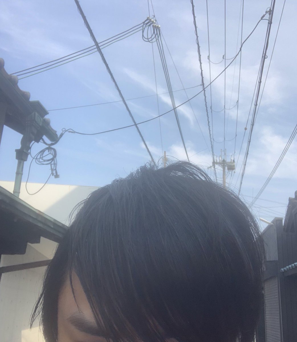 以前結婚式行った時に、さすがにノーセットはヤバいと思って泉佐野のおっちゃんが1人でやってる床屋さんにいって30分でこのセット！！
ワックスつけただけやないか笑

今日ケースケの兄貴の誕生日や！イベントじゃないけど、お祝いしにきてね(*´∀｀)
#superstarが集まる店