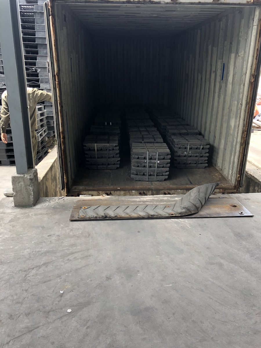 HTPLGLOBAL's tweet image. loading done of remelted lead ingots to Mumbai,India.