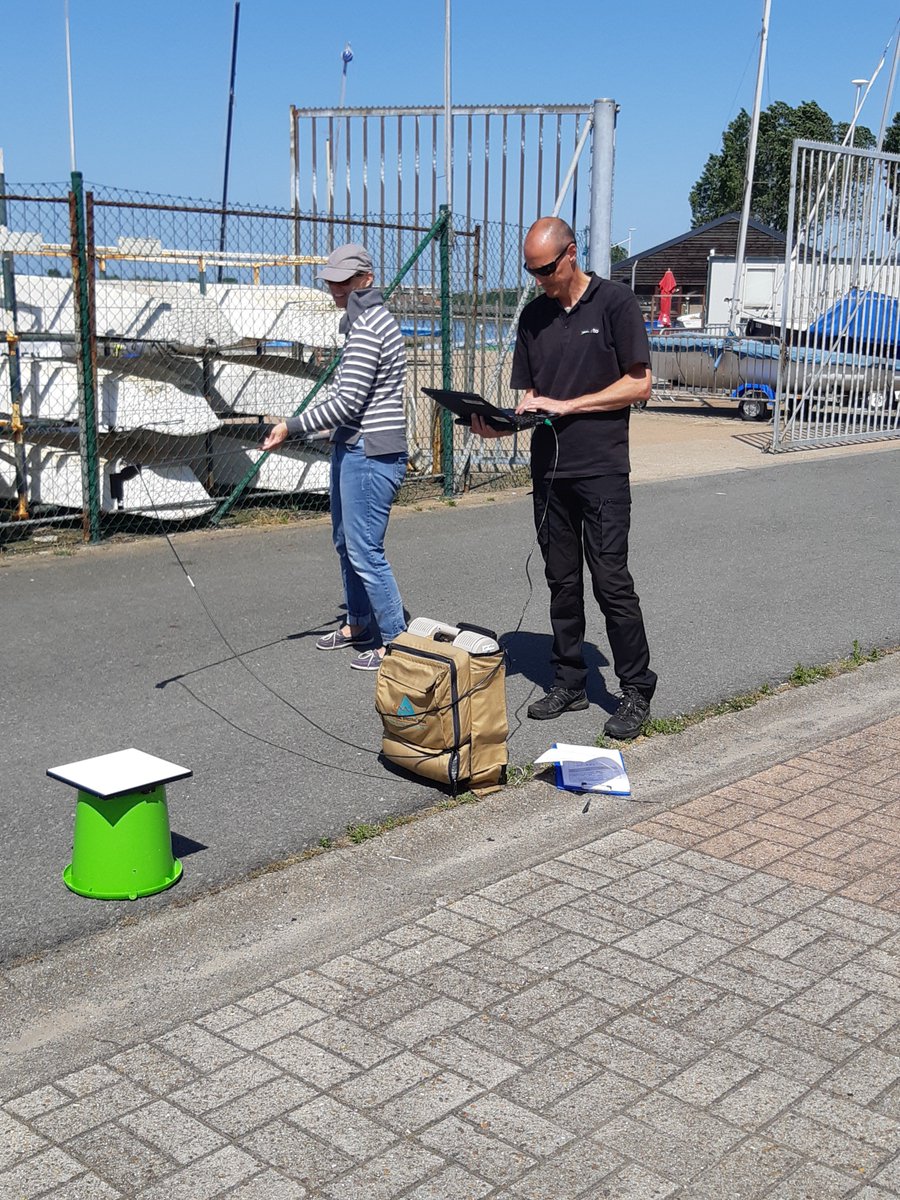 #APEX, our airborne imaging spectrometer, is ready to collect new data of Antwerp & Ostend. The field team in Ostend is ready with targets for plastics experiment.
Want to know more about #marine plastics & state of #plastic debris in our waters? Read more blog.vito.be/remotesensing/…