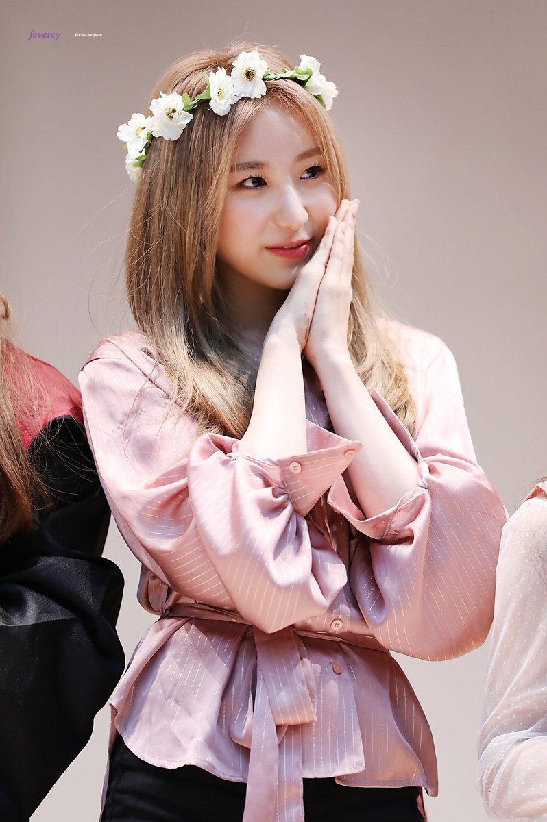 leechaeyeon_ph's tweet photo. [HQ] 191104 - HEART*IZ 3rd Fansign at CTS Art Hall

©fever_cy

#LEECHAEYEON #CHAEYEON #이채연 #채연 #IZONE #아이즈원 #アイズワン
🦋 https://t.co/mG5lzMttlD