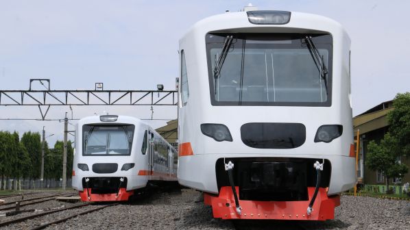 Havenlust's tweet image. Every country has a unique train design  - SAVEATRAIN.COM #traindesign #indonesia #indonesian #rollingstock #ptinka #stadler #easternjava #banyuwangi 💌