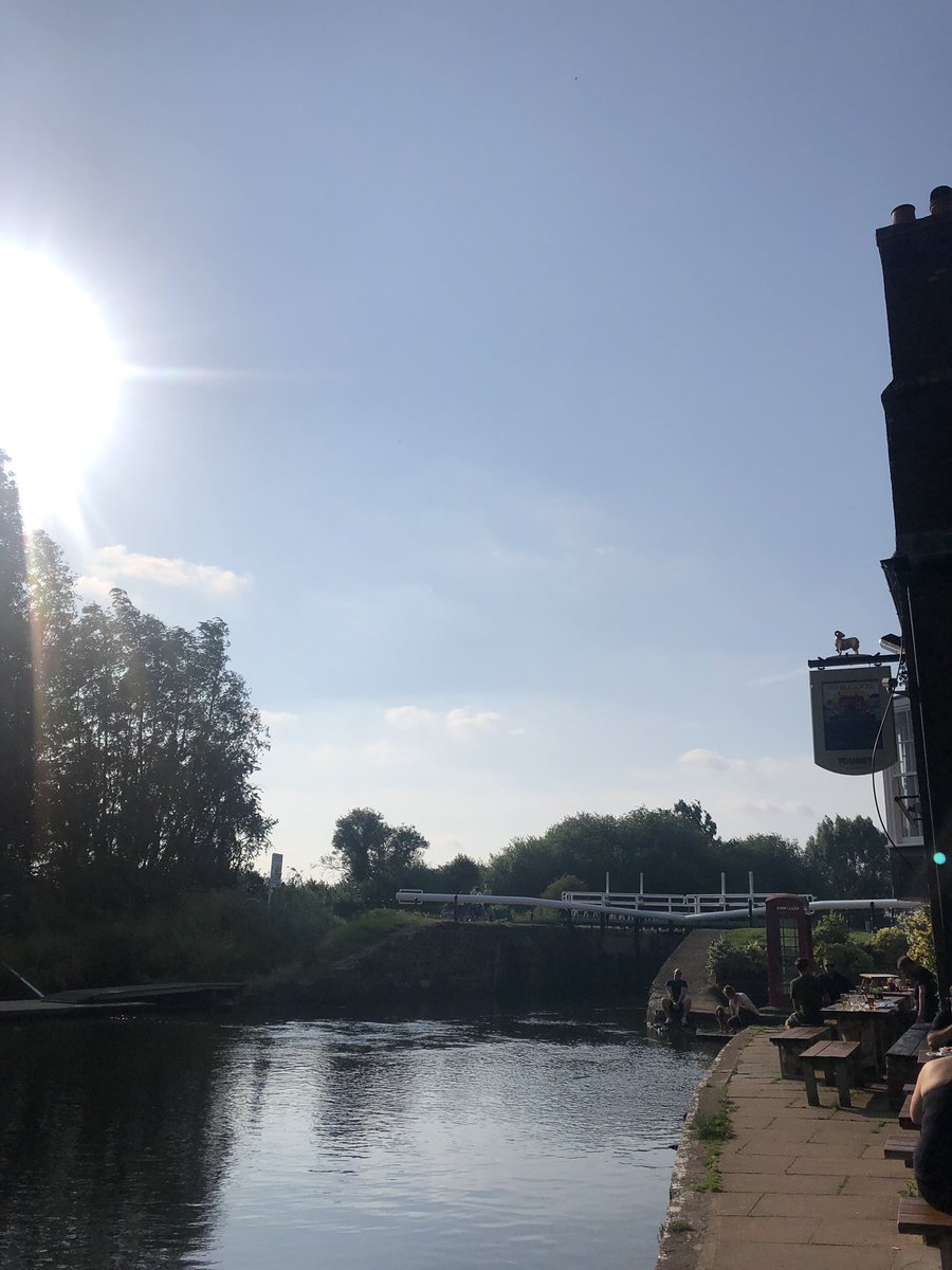 elleanoremw's tweet photo. Great evening last night at the @ECGExeter social at @DoublelocksPub we were very spoilt with the weather! #fgouldexeter @fgouldconnect https://t.co/F6EpP8axUX