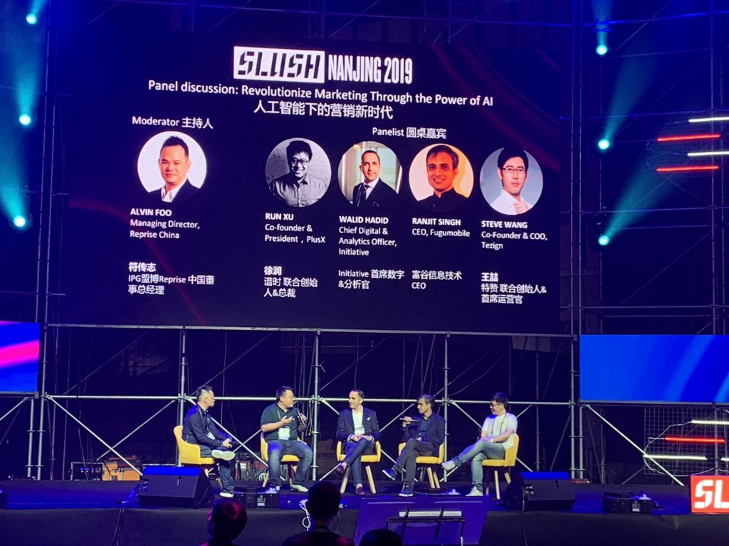 HelloRobin8's tweet photo. Robin8 Bloqbox at Slush Nanjing #bloqbox #robin8 #robin8search https://t.co/zO1YkYq4Nj