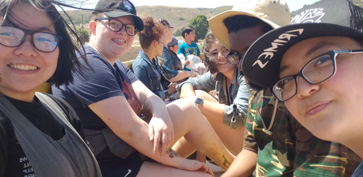 actthisname's tweet photo. We went on to a farm last weekend!! Went for berry and vegetable picking, here's a thread dedicated to our trip to Underwood Family Farms~ https://t.co/OQpVYZXEaF