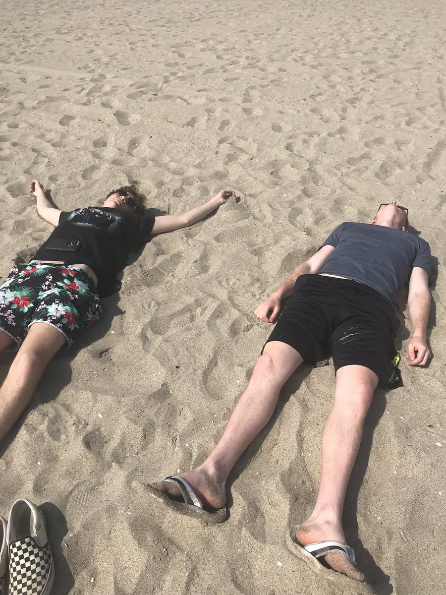 denadoo1's tweet photo. Jet lag anyone? https://t.co/HYwgt4Gkic