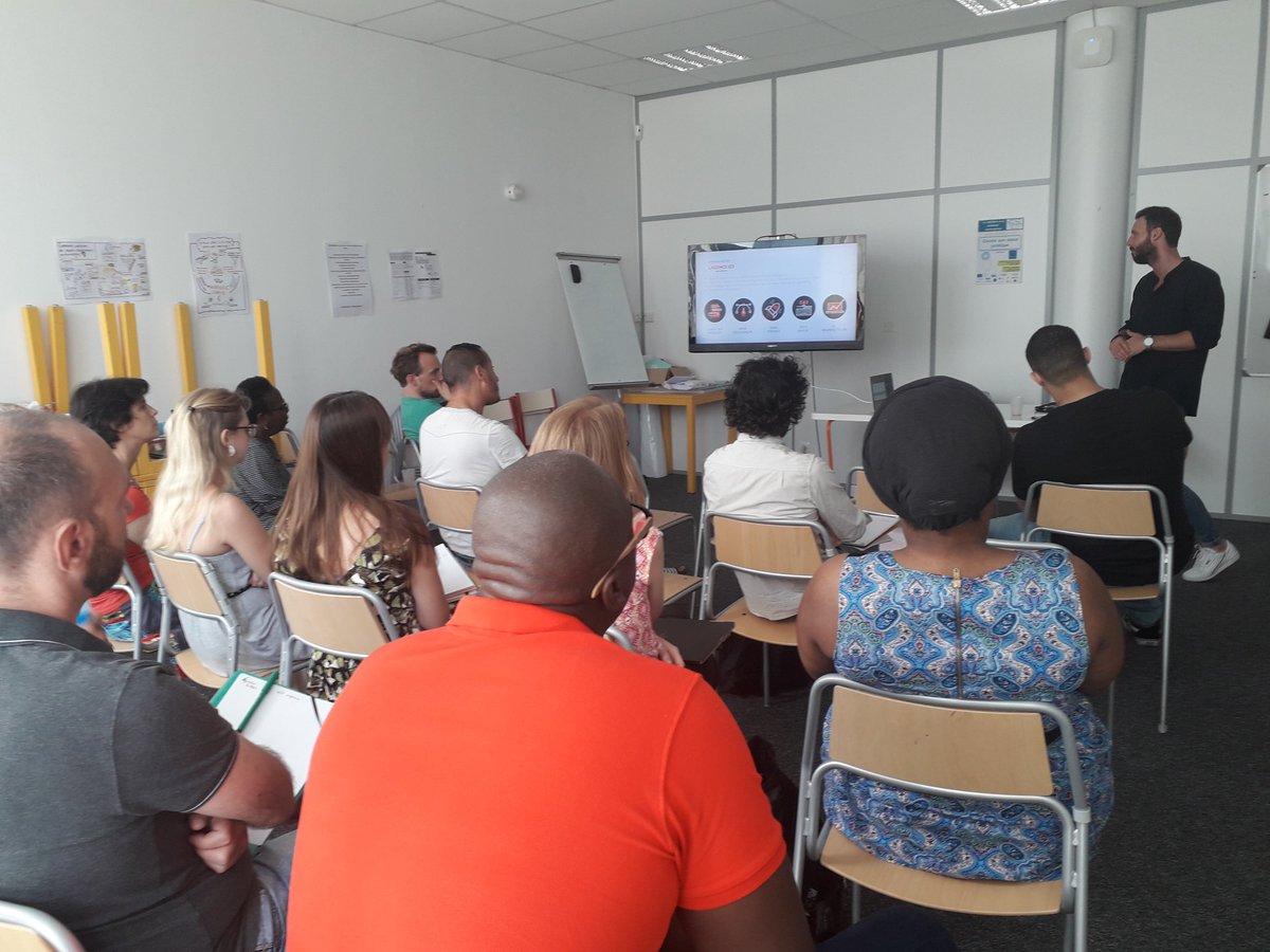 RenaudCharbMPR's tweet photo. Stratégie digitale, création de site e-commerce, référencement SEO/SEA...les créateurs BOOSTER de la #MaisonPourRebondir de @suezFR sont connectés ! Un grand merci au professionnalisme de @MarieRouquette et de @EmericRiveau de @lagence123 ! https://t.co/uNX7fvxVmz
