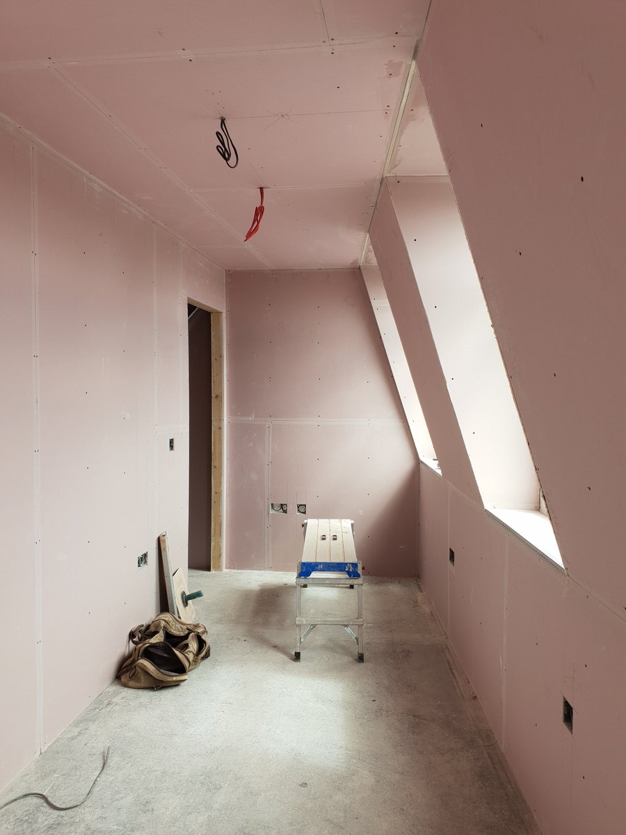 Middleton Property Update #12: Check out the 4 top floor units that are fully plastered, and sneak through the completed status of the structural works on the rear and side elevations.
For more assets related information, click here: 29kadvisers.co.uk/project-galler…
#Middleton #29kassets