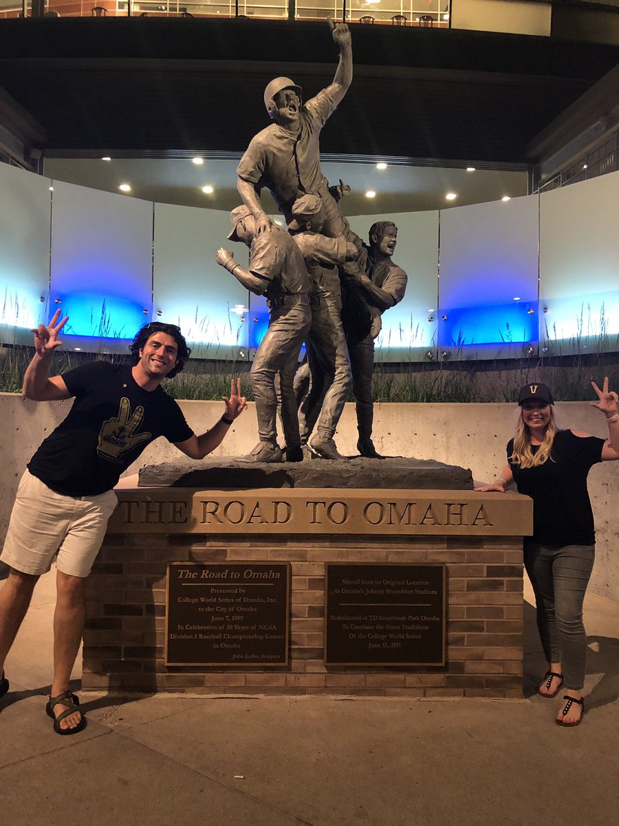 jakirby89's tweet photo. After the hotel celebration with the team, we were walking back to our hotel and @lalsentzer decides we should stop for a quick pick with Brian O’Connor. The #RallyHawk made an appearance, and I was slightly afraid we were going to be arrested for standing on the statue. #YOLO https://t.co/xtlxjmWxoL