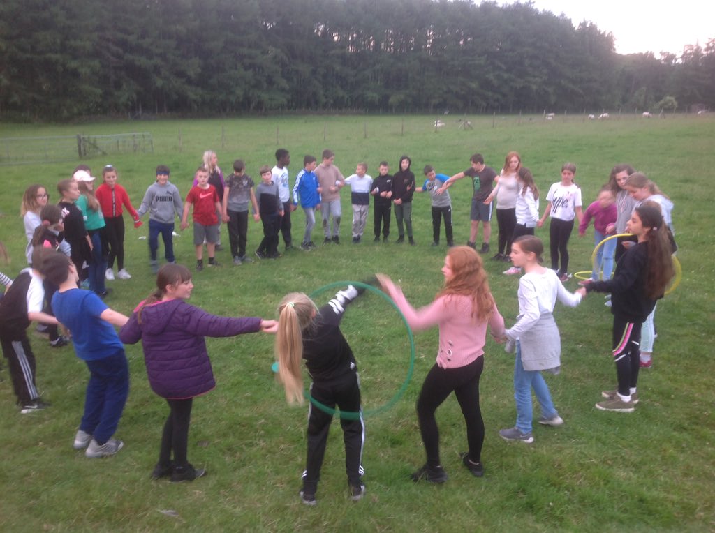 rothwell_vic's tweet photo. Fun and games in the field last night - who needs electronic devices when you have a pair of tights, tennis ball and wellies?! #wellywanging #teamwork #encouragingoneanother https://t.co/EnHC9J9Zs9