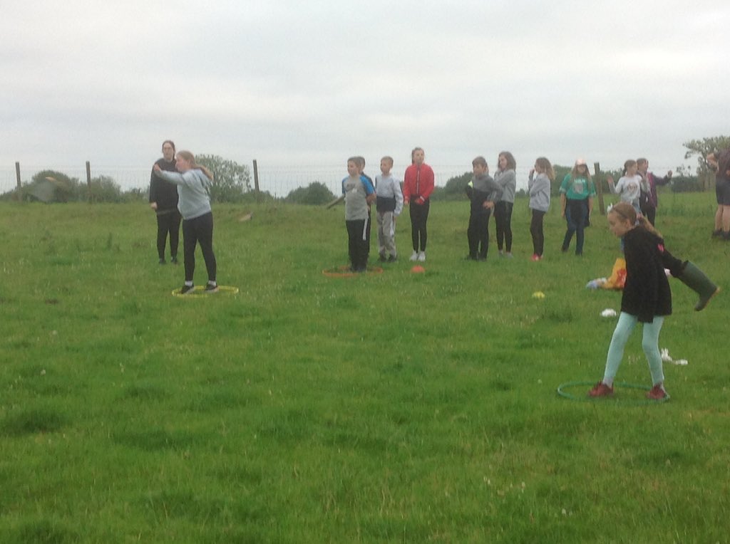 rothwell_vic's tweet photo. Fun and games in the field last night - who needs electronic devices when you have a pair of tights, tennis ball and wellies?! #wellywanging #teamwork #encouragingoneanother https://t.co/EnHC9J9Zs9