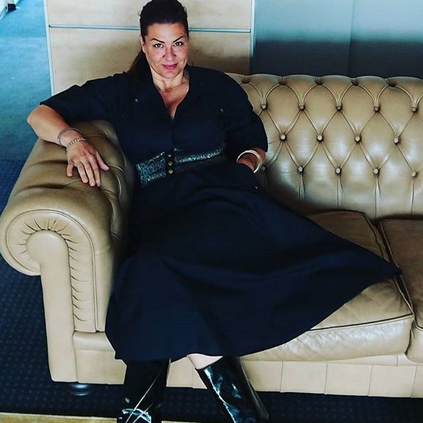 Hoera, Deventer krijgt de leukste #handpicked #vintage #kledingwinkel van eh.. Deventer! (En omstreken, zeg maar een straal van pak 'm beet 200 km. Of net iets meer.) Zaterdag 29 juni gaan we open, vanaf 10.00 uur ben je van harte welkom! Nieuwstraat 64-66.