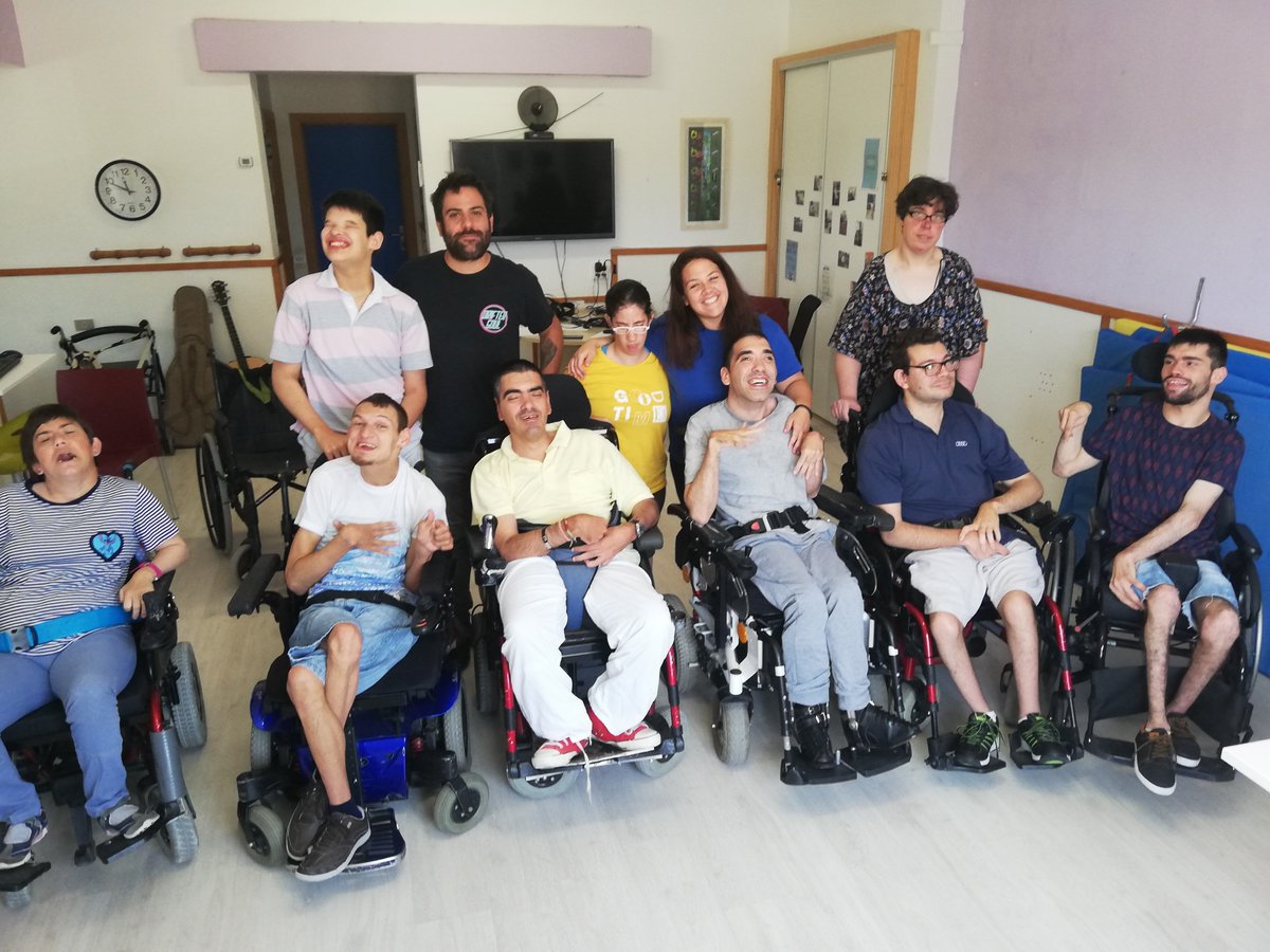 lrcaspace's tweet photo. El pasado martes entrevistamos a #JoeOrson, y además, tuvimos el placer de escucharle cantar en @aspaceib . Os dejamos aquí el enlace de nuestro último podcast y con éste nos despedimos hasta septiembre.
https://t.co/oM6sHlBYpL https://t.co/k48eNOylwD
