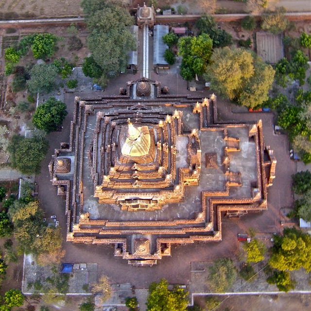 MyanmarAmazing's tweet photo. Warmly Welcome to Myanmar ( Burma ) #PhoSeMyanmar #phosemyanmar @PhoSeMyanmar #PhoSeMandalay #phosemandalay @PhoSeMyanmar #MandalayCityTaxi #mandalaycitytaxi @taximandalay #MandalayGuide #mandalayguide @mandalayguide #SagaciousMyanmar #sagaciousmyanmar @MyanmarAgent https://t.co/ryjx6hfjVf