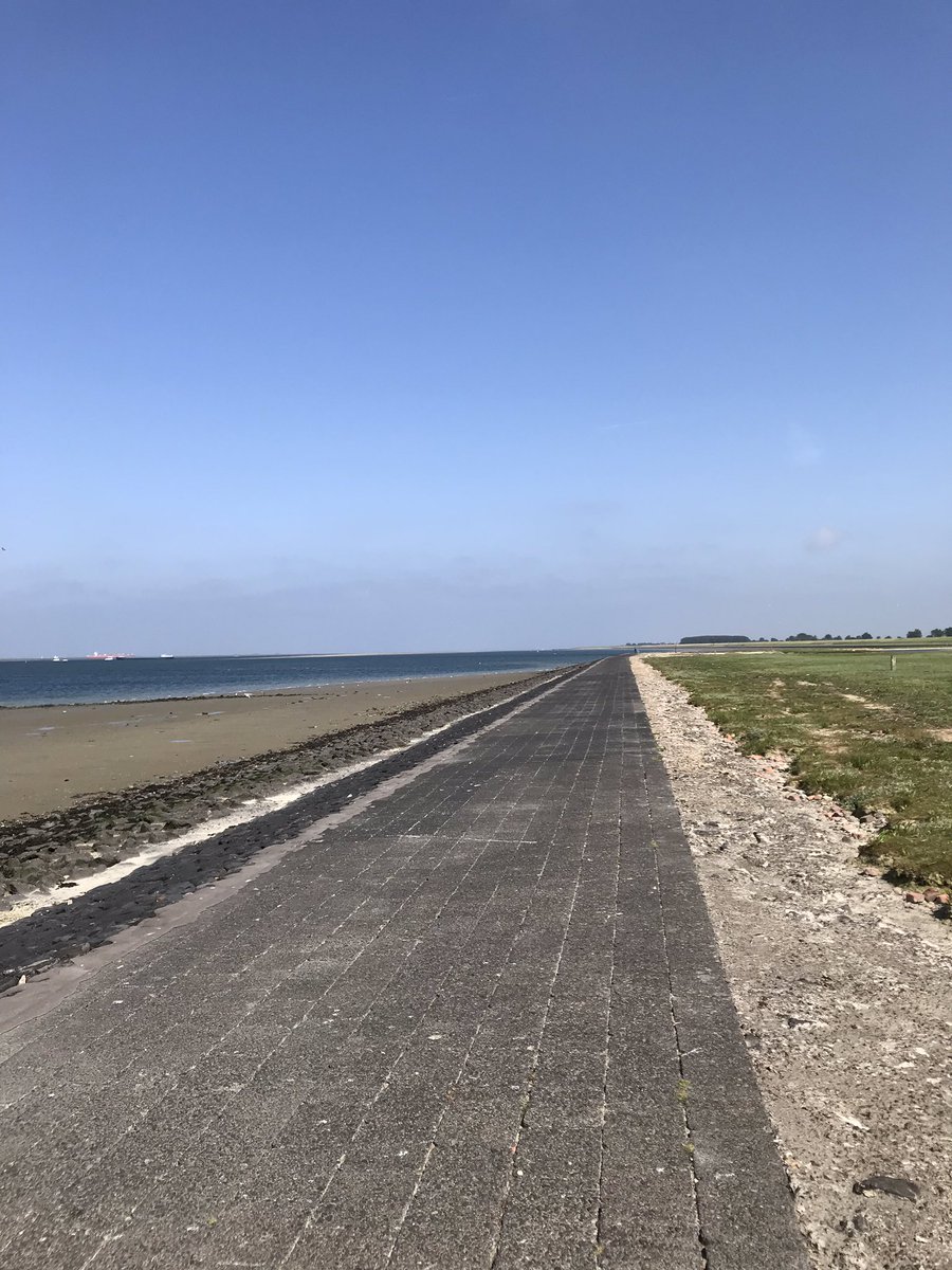 hon_joke's tweet photo. Bekijk Middagrit richting Breskens en even bij zus langsgeweest en langs de Westerschelde weer naar huis! π΄ββοΈπ΄ββοΈππ€ op Relive! #relive https://t.co/OHlxP8DfPs
Goeiemorgen π
Gisteren langs de #Westerschelde #Brandganzen #Lepelaar #Eb #fietsen #Inlaag #NummerEen https://t.co/Qas7dAaeGu