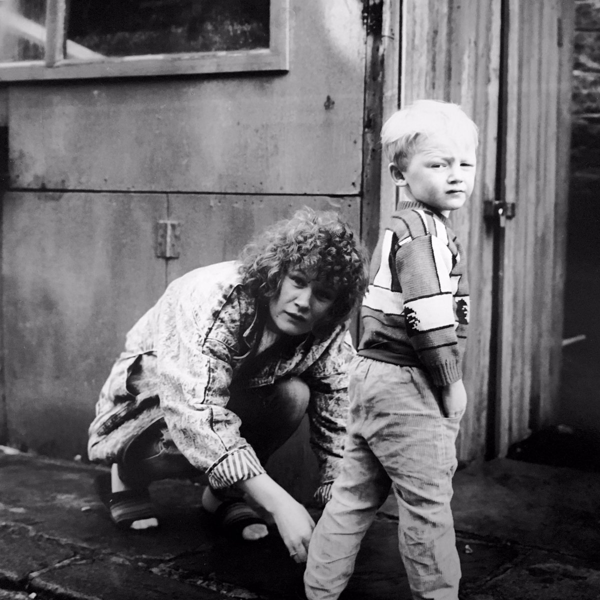 In 80's I photographed Andrea Dunbar #writer (1961-90) at her mums home #bradford where she lived with her 3 children #ritasueandbobtoo Her compelling story now told by #novelist @adellestripe #blackteethandabrilliantsmile playing at @LeedsPlayhouse June 28 #andreadunbar GO!