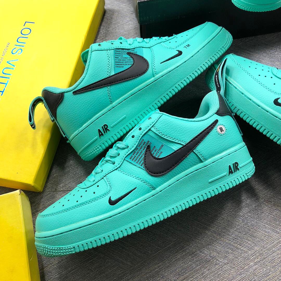 Good morning my neighbors how are you doing? Are you feeling okkkkkkkkNike seasonThe new Air Force 1 sneakers now available in store.Price: 25,000Size: 40-45Doorstep delivery available Kindly send a Dm to order. Pls help Rt