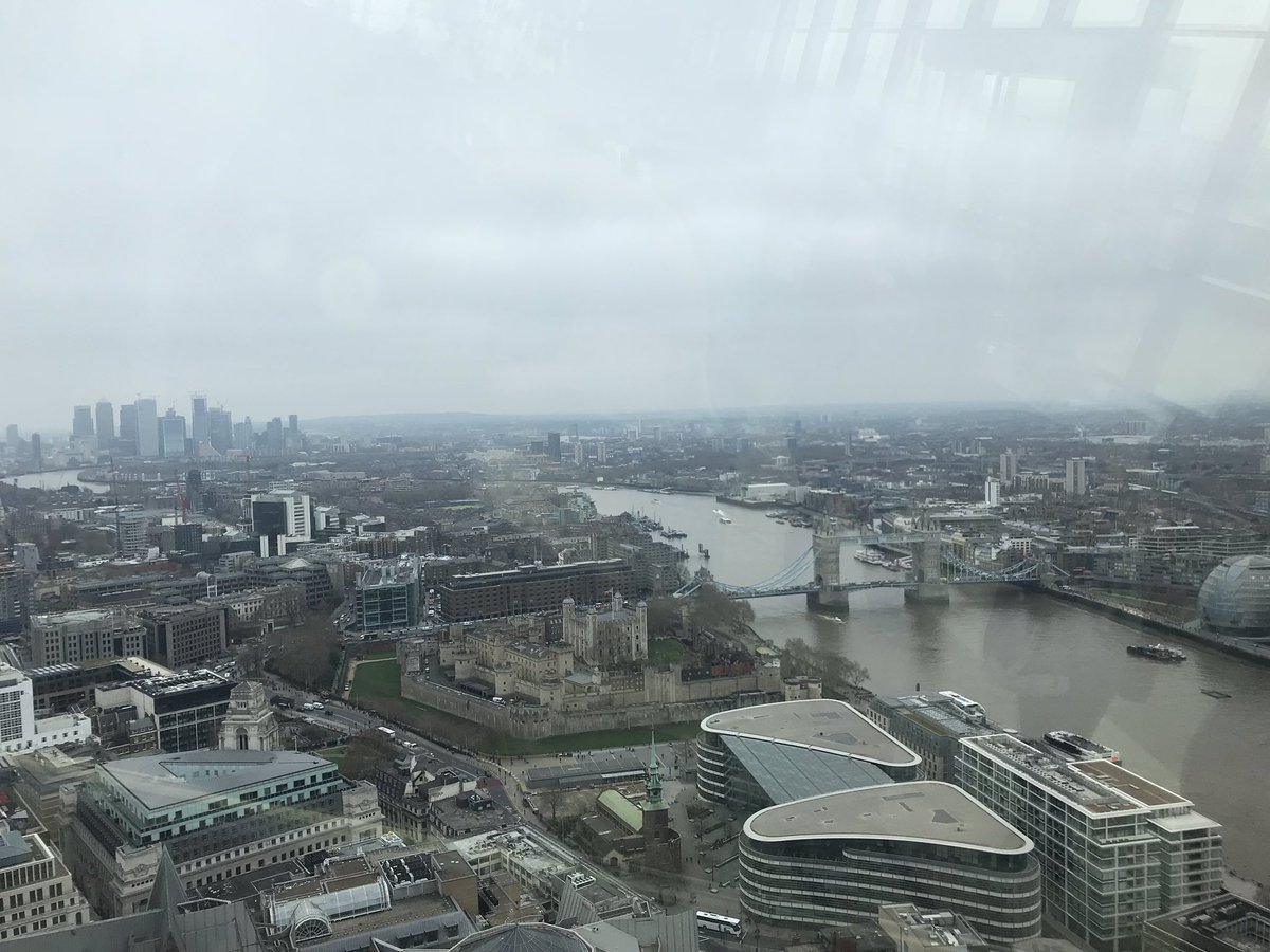 danielwolf77's tweet image. Good leaders define themselves based on what they’ve done—the immutable past—while great leaders have the unique ability to define, and redefine, themselves based on who they are. @LollyDaskal