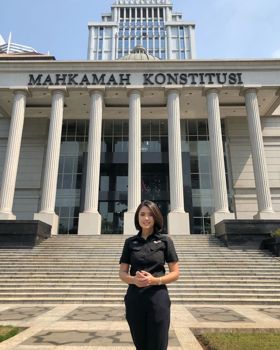 wolfyterra's tweet photo. Orang lain nonton sidang putusan MK buat pantau perkembangan Pilpres2019.
Gue nonton sidang putusan MK buat liatin mereka 😂

#TerimaHasilMK 
#penyegarantimeline 
#JokowiMenangLagi https://t.co/YVb83L9N9A
