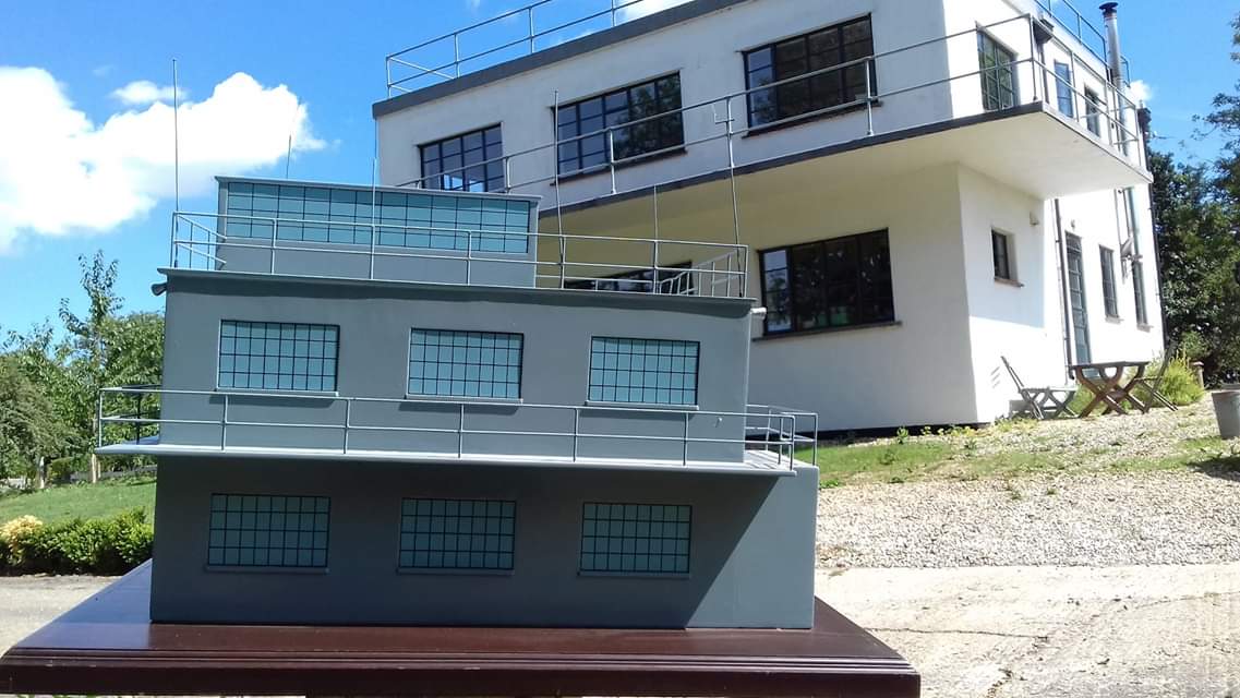ControlTowerNC's tweet photo. Delighted to find a perfect home for this model. After some research we discovered it was a replica of #RAFTangmere. The chaps at @TangmereTower were delighted to collect this as it will be a great tool to help with fundraising events.
#LoveControlTowers #controltower https://t.co/UwZflSAcYL