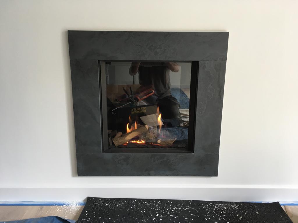 Here's a neat little <a href="/ConturaStoves/">Contura</a> i5 with <a href="/FocusFireplaces/">Focus Fireplaces Manufacturing</a> non combustible beam installed in #Warwick and a <a href="/Drugasar_UK/">DRU Fires</a> 55XT #gas #fire with <a href="/tiletec/">Tile Tec</a> slate installed in #leamington both great choices and energy efficient too