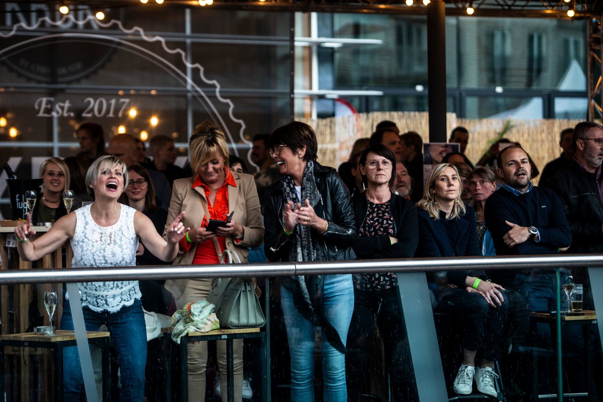 De beste plaatsen om te genieten van alle toppers op onze Main stage? De VIP natuurlijk! Maar pas op, plaatsen zijn beperkt.
 Geniet zo op zondag van #LikeMe  met je kinderen op de beste en comfortabelste plaatsen van het  stadsplein!
 Info &amp; tickets: genkonstage.be/vip