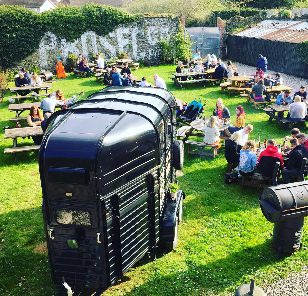 StillHouseMoira's tweet photo. It’s heating up already this morning! If you’re lucky enough to have the day off - spend it wisely 😉
#BestBeerGarden #Moira #BeerGarden #DogFriendly #PicnicDining #ThingsToDo #GardenGames #SummerIsComing #hughescraftdistillery #EnjoyRubyBlue #TheStillHouseMoira https://t.co/CbMbOHiWgH